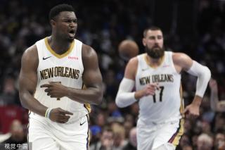 两名球员染 两名球员染